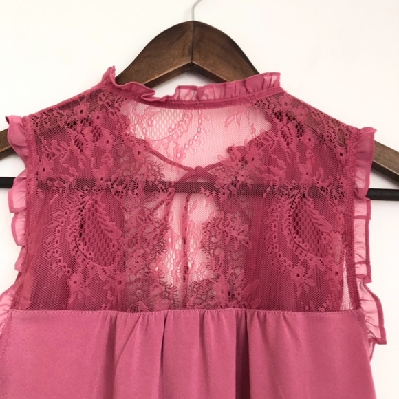 Express Tie Neck Sleeveless Blouse - Picture 9 of 13